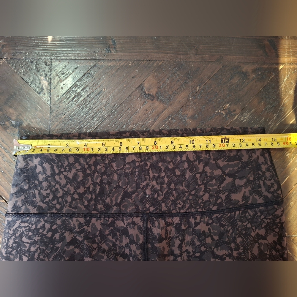 lululemon athletica Brown Patterned Leggings Size 10 - Picture 5 of 6